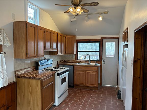 5th image of 52 Woodland Cir S