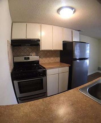 5th image of 4709 Harmon Ave APT 303