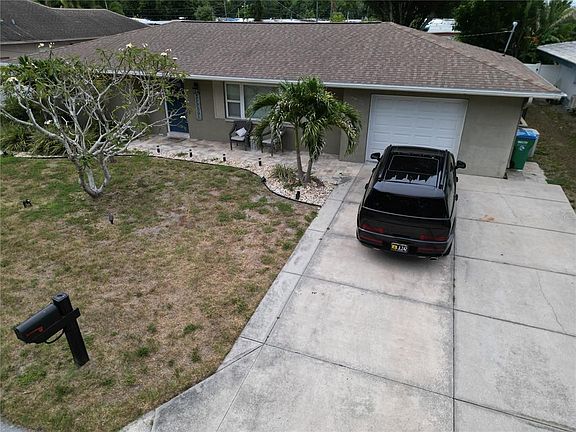 4th image of 10541 86th Ave