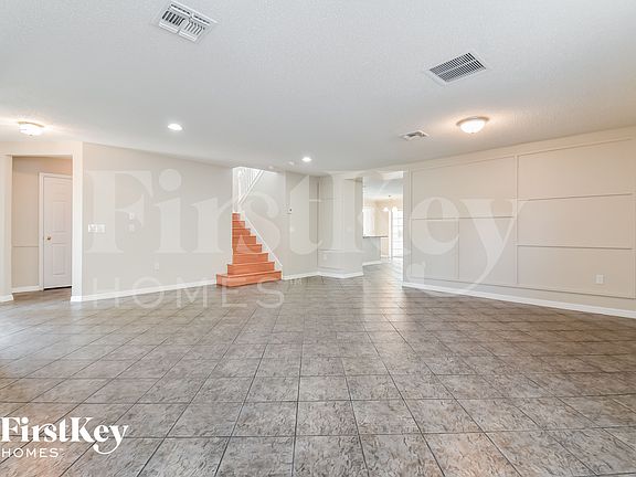 3rd image of 458 Rona Ln