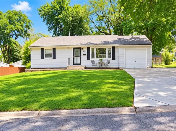 12808 E McCoy St, Independence, MO 64055