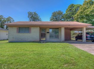 1809 Dennis St, Bossier City, LA 71112