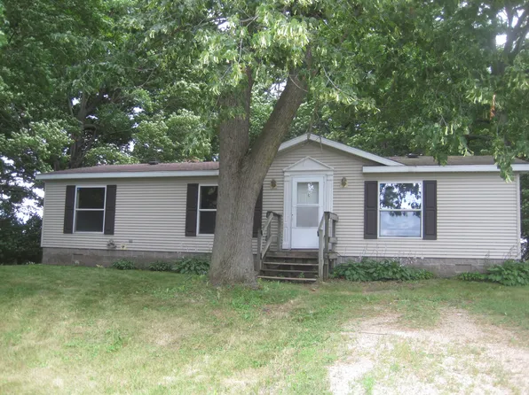 N4744 Larry Rd, New London, WI 54961