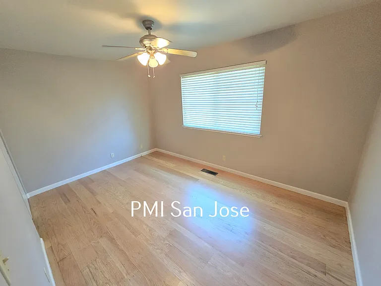 900 Susan Ct — Photo 11