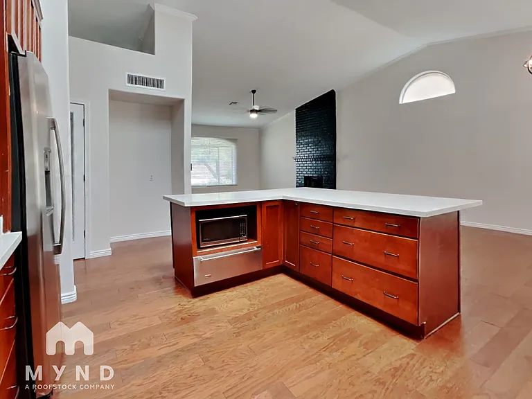 5623 E Grandview Rd — Photo 17