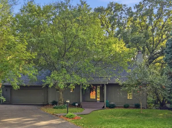 3921 Woodview Ct, Vadnais Heights, MN 55127