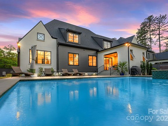 2nd image of 1118 Jefferson Dr