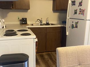 301 W Bert St #16, Lake Crystal, MN 56055