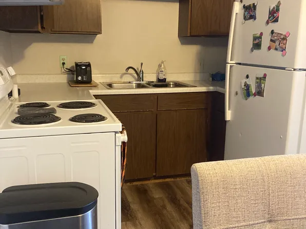 301 W Bert St #16, Lake Crystal, MN 56055