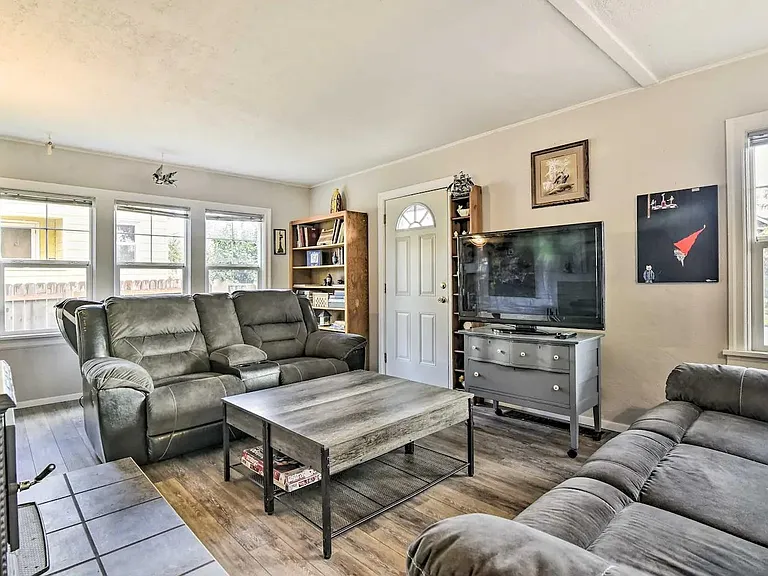 8311 NE Sacramento St — Photo 11