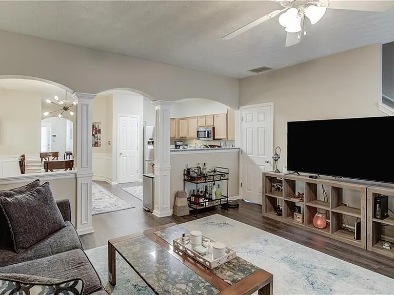 2230 Hawks Bluff Trl — Photo 10
