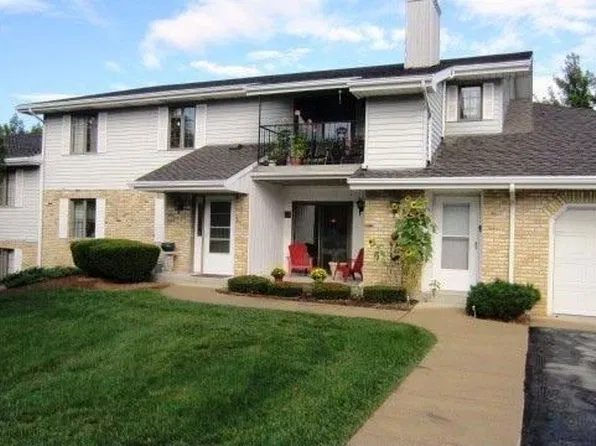 1440 Fox Tail Dr, Racine, WI 53406