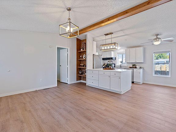 3rd image of 185 NW Harwood St Space 32