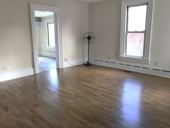 2nd image of 312 N 10th St