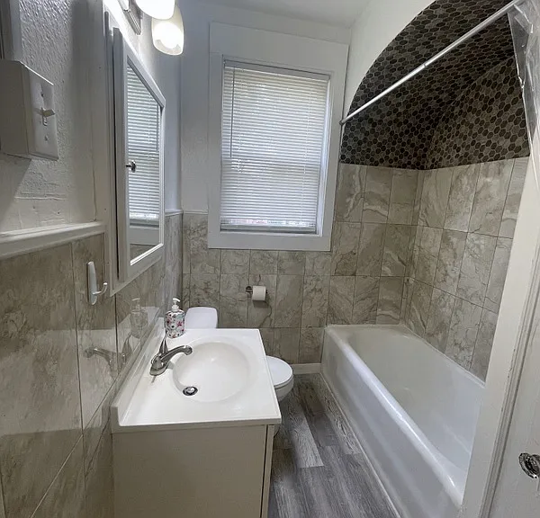 1493 Watson St — Photo 6