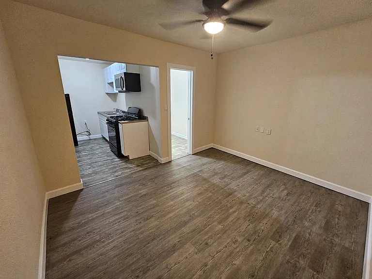 218 E Central Ave #11 — Photo 5