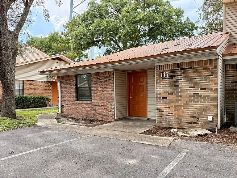 117 Classic Ct — Photo 17