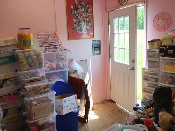 3rd image of 17315 Phelps Rd