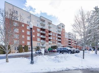 36 Village Rd APT 706, Middleton, MA 01949