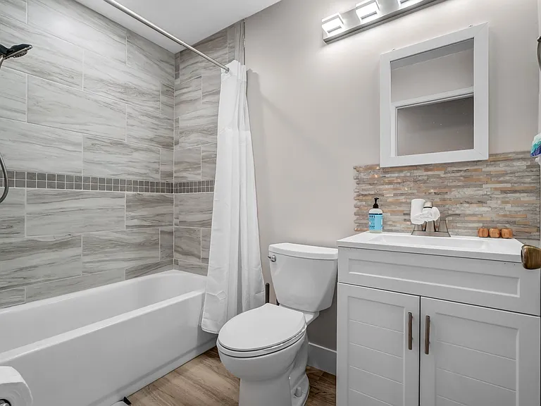 8401 Doncaster Dr — Photo 10