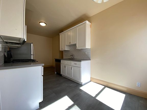 2nd image of 212 S Kenmore Ave APT 8