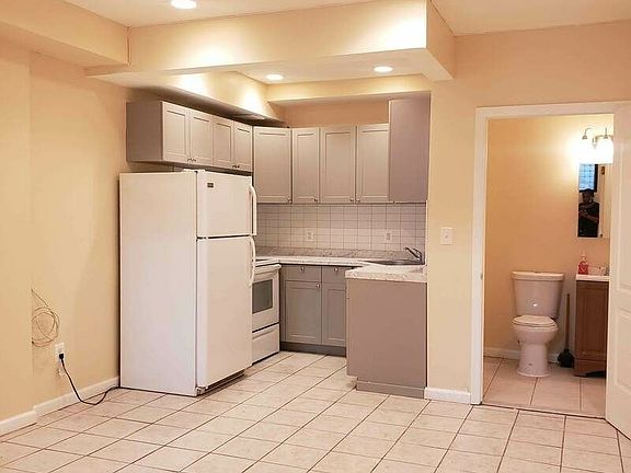 4th image of 248 Hancock St