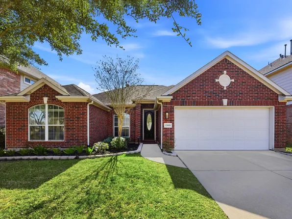 12806 Shadow Canyon Ln, Pearland, TX 77584