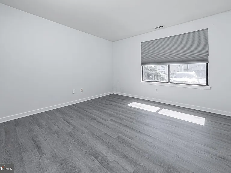 1309 Roberts Way — Photo 10
