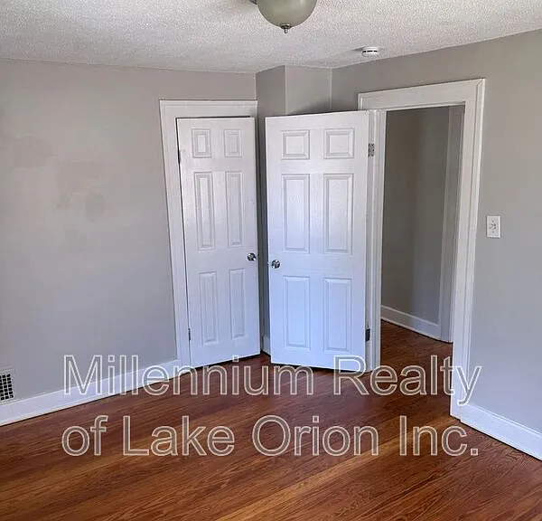 57 E Beverly Ave — Photo 12