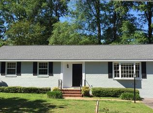 918 Azalea Ln, Colonial Heights, VA 23834