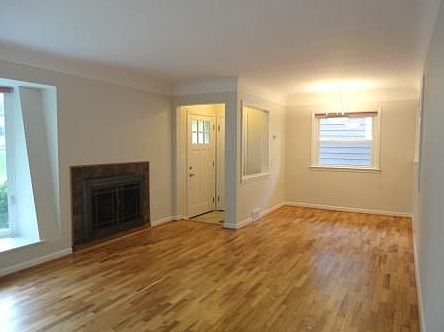 3rd image of 812 Bruce St