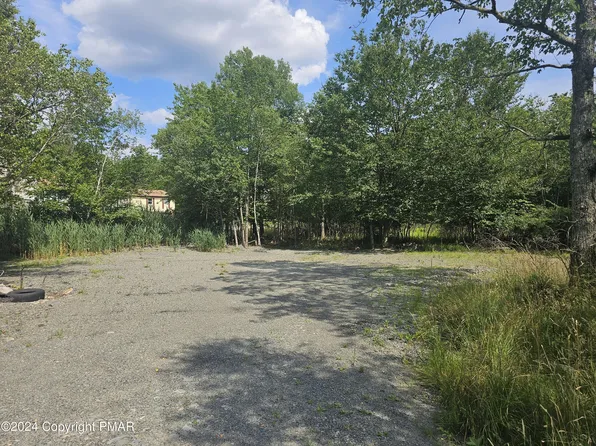 Country Place Dr, Tobyhanna, PA 18466