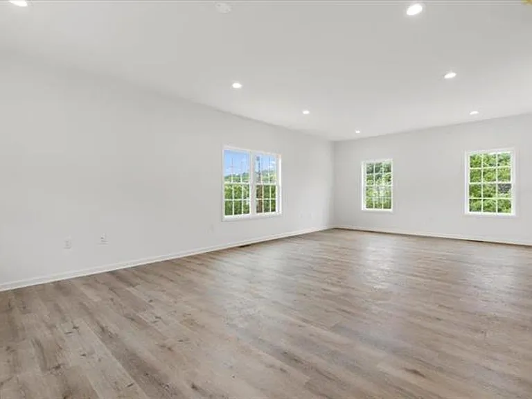 1471 Walnut Ridge Rd — Photo 5