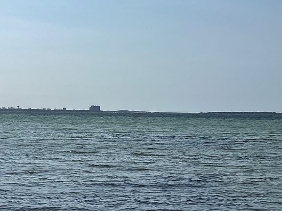 Waterfront park in Shalimar