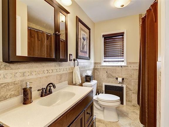 5th image of 21-23 Meacham St #2