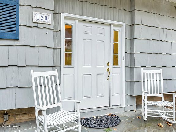 3rd image of 120 Mimosa Dr