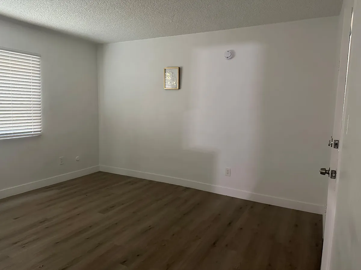 Building Photo - 7744 Reseda Blvd #18