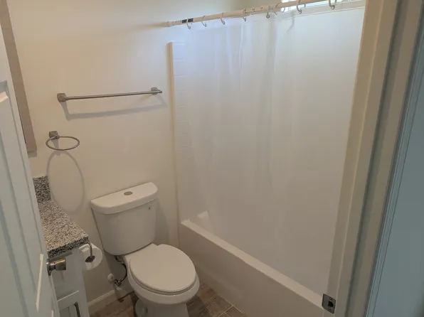 211 E Moneta Ave #A, Bakersfield, CA 93308