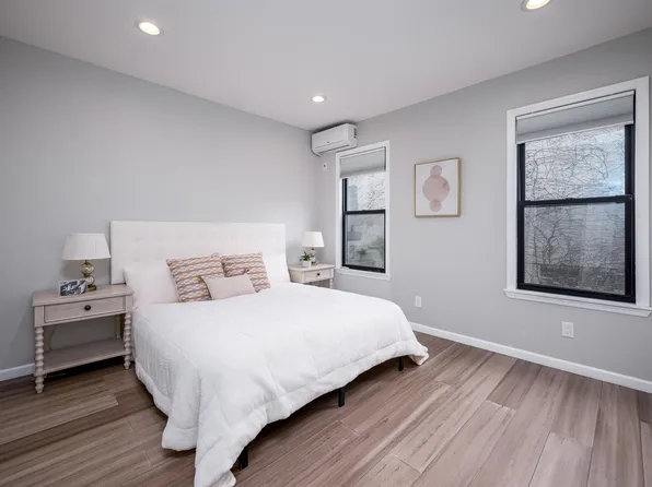 70 Bowers Street image 10 of 23