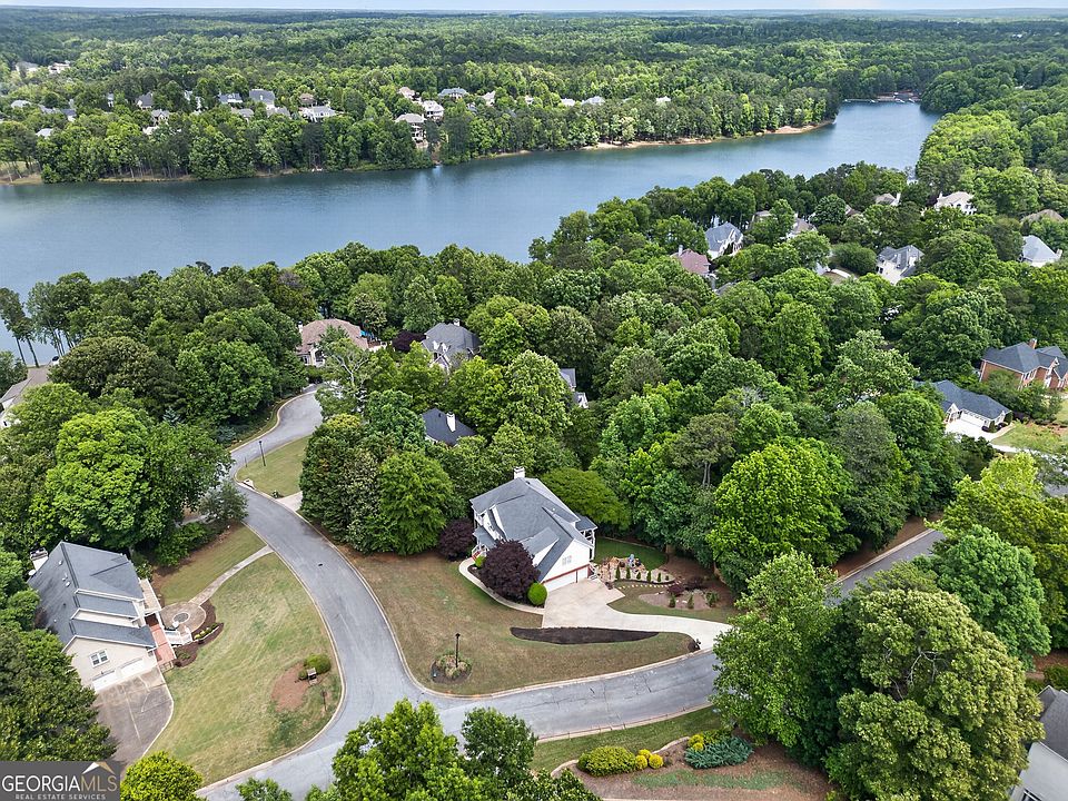 1st image of 200 Palisades