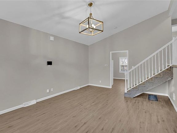 5th image of 8507 E 111th St