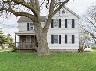 7050 Salt Rd, Clarence Center, NY 14032