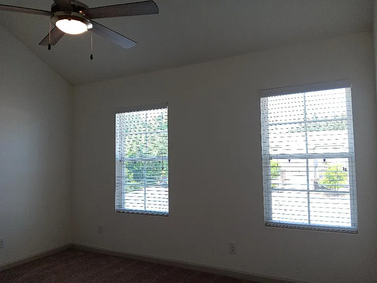 724 Buddy Ct — Photo 36