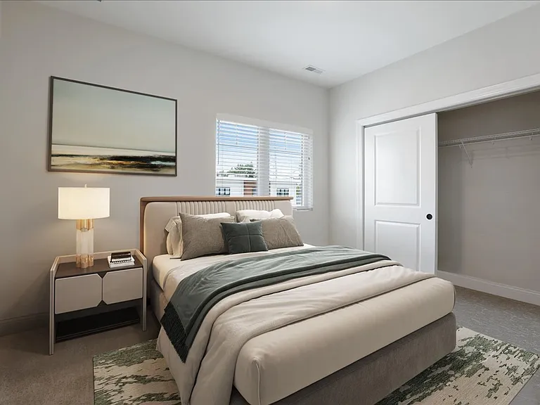 302 W Clark St — Photo 16