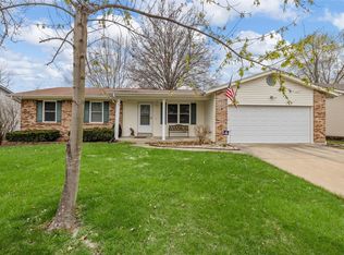 28 Crescent Hills Dr, Saint Peters, MO