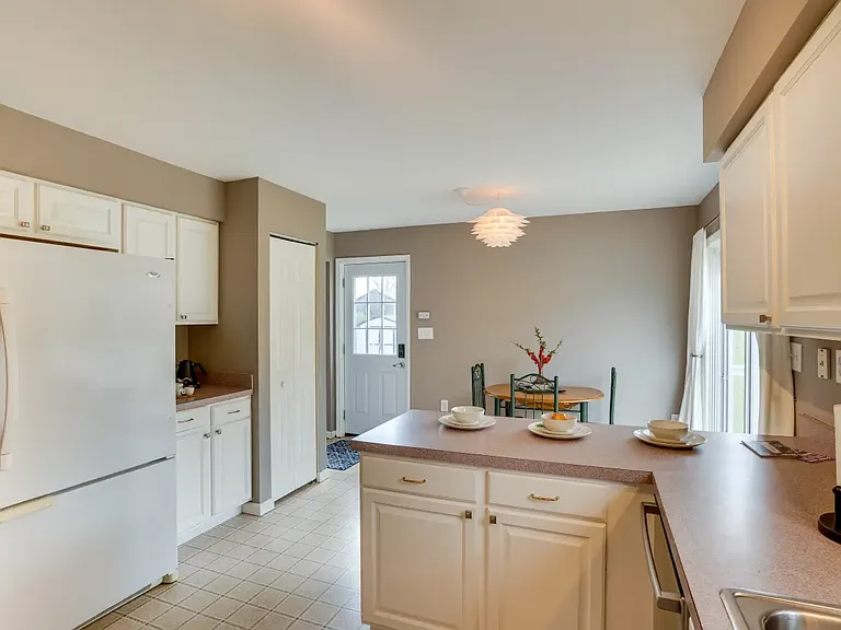 490 W Dryden Rd #A — Photo 9