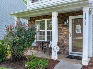 1409 River Run Rd, Lowell, NC 28098