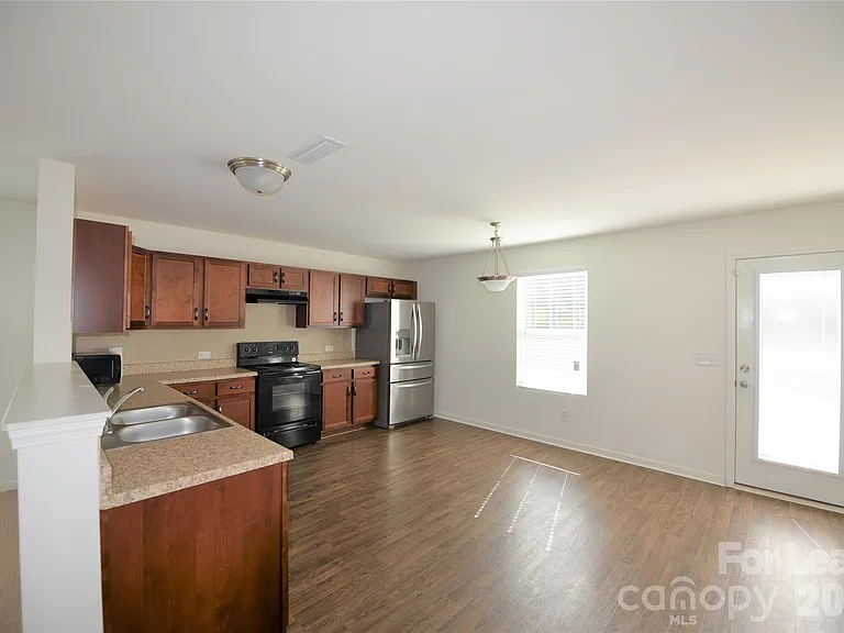 9527 Hanberry Blvd — Photo 5