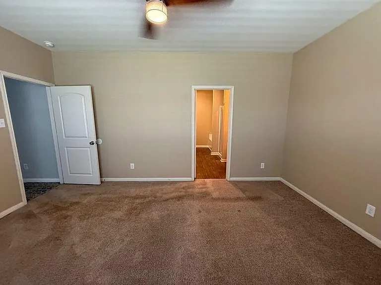 216 Continental Ave — Photo 14