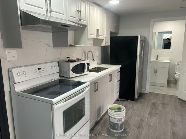 3 Simcoe St S, Oshawa, ON